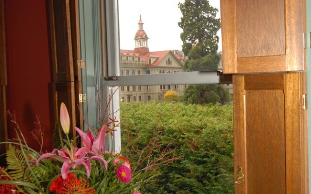 Humboldt House Bed & Breakfast