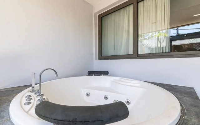 Phuket Moonlit Bay Seaview Resort&Spa