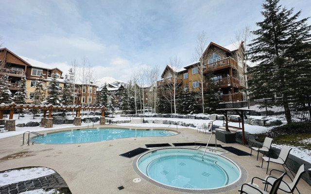 Mountain Retreat - Heated Pool & Hot-tub