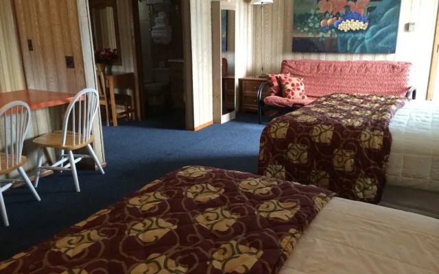 Saddle & Surrey Motel
