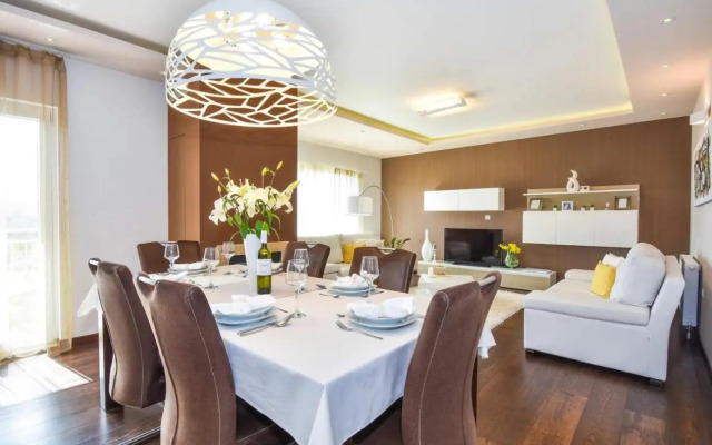 Holiday house with a swimming pool Dugopolje, Zagora - 19033