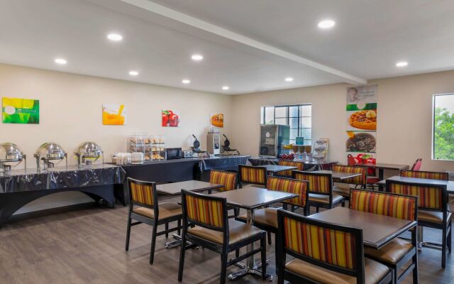 Quality Inn & Suites Camarillo - Oxnard