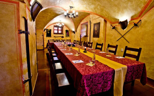 Pytloun Old Armoury Hotel Prague