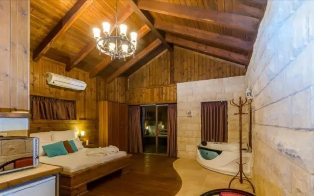 Gilad Cabins