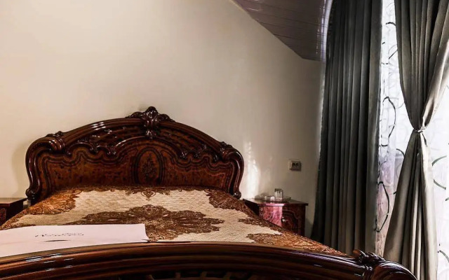 Paradise Hotel