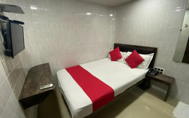 Hotel Paris Residency
