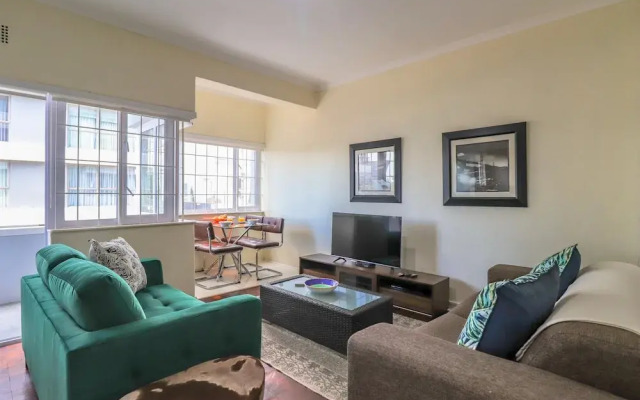 Eaton Square 2 by CTHA