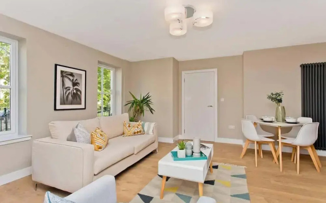 3 Huntingdon Place