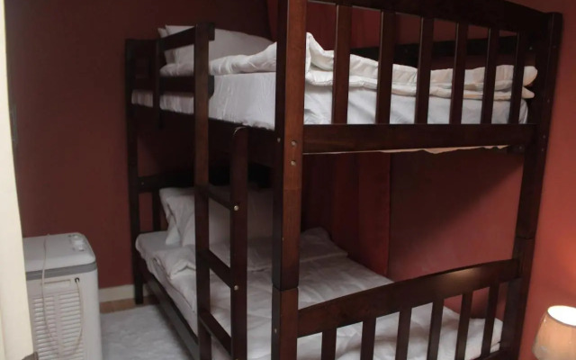 A2J BGC Luxury 2BR Loft Near Burgos Circle, Malls