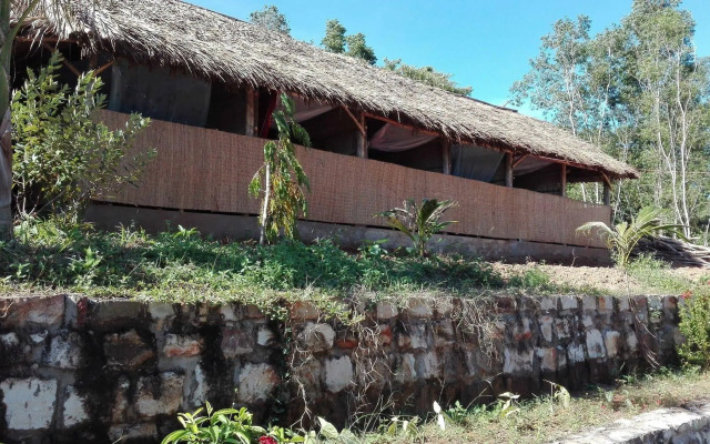 Thuyhouse Resort