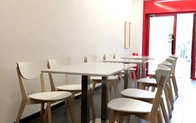 B my guesthouse - Hostel