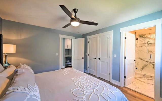 Walk to Beach: Getaway w/ Pool in Naples!
