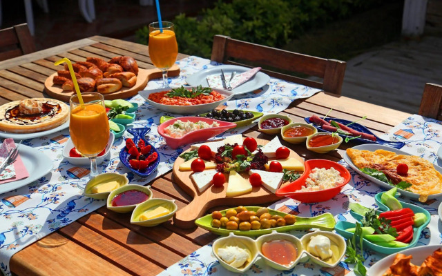 Kemerlihan Deluxe Hotel