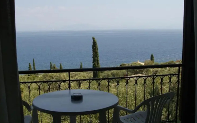Spiros Apartments