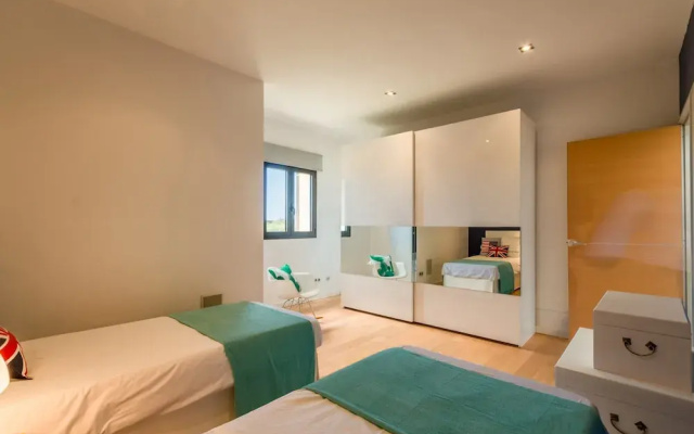Sa Canoveta With Designer Kitchen