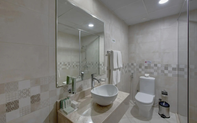 Royal Regency Suites Dubai Marina Hotel