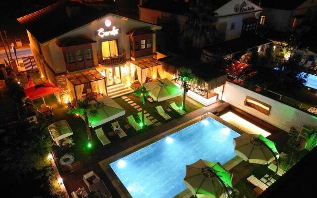 Şerefe Hotel Alaçatı