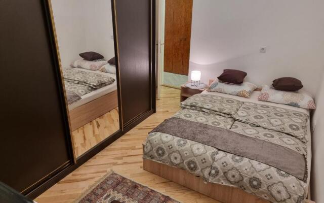 Big Downtown Apartment across National Theater (2 Bedrooms)