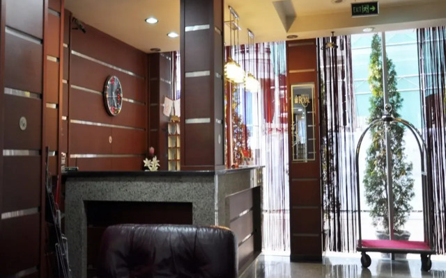 Royal Hotel & Spa