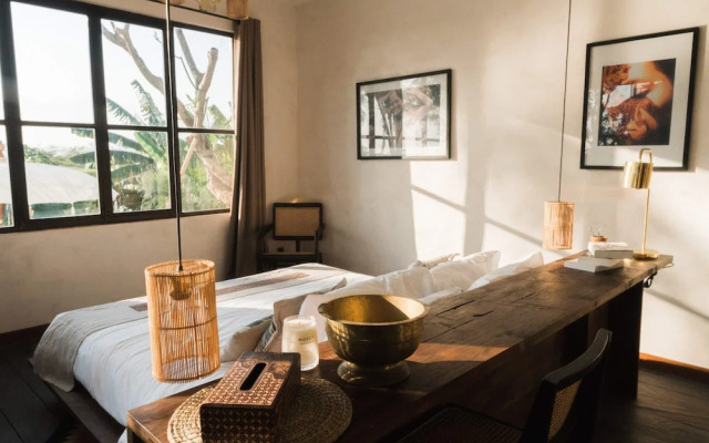 Majestic Private Villa 6 Br Canggu With Staff
