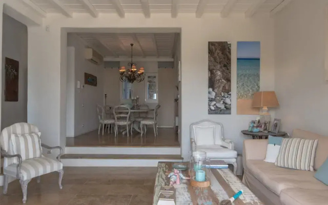 Villa Aphrodite sunkissed MykonianLuxury