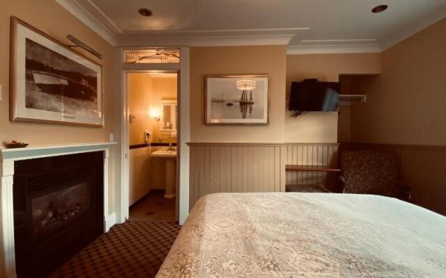 Salt Spring Inn