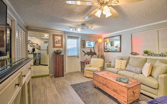 8 Mi to Beaches: Artistic Bradenton Studio w/ Yard