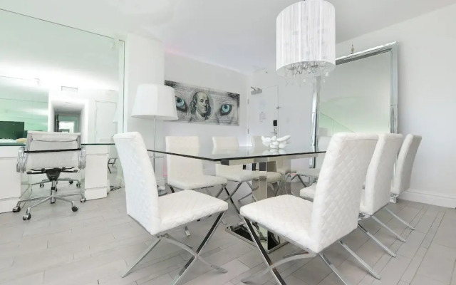 Miami World Rental - Mondrian 1426