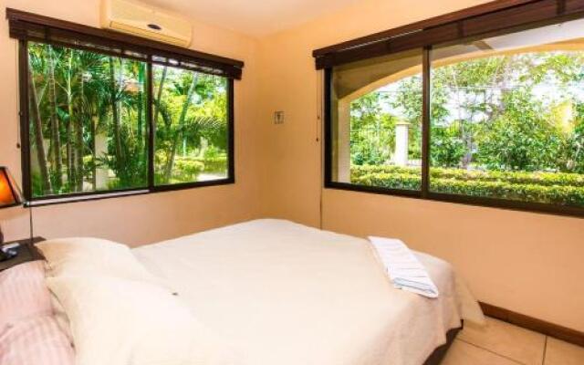 Updated budget condo centrally located at 5 minute drive from 4 beaches