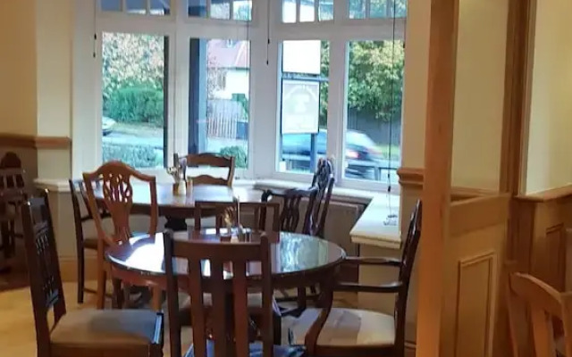 The George Carvery & Hotel