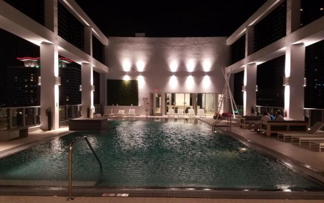 Downtown Miami Deluxe Apartment