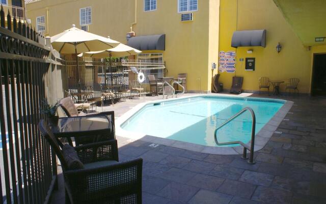 Napa Valley Hotel & Suites