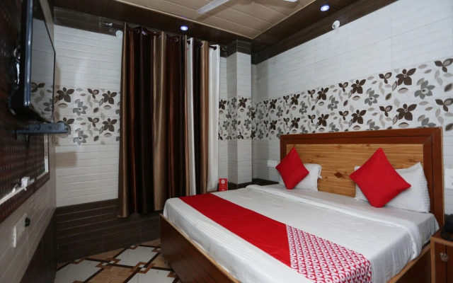 OYO 28835 Hotel Star