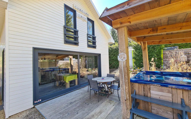 Chalet With hot tub in Durbuy