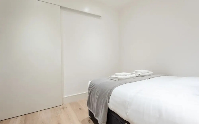 Platinum Apartment in Central Camden 9984