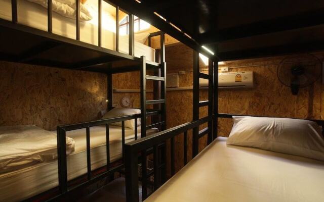 The Local Surasak Hostel