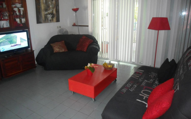 Bel Appartement Face à La Plage au Diamant