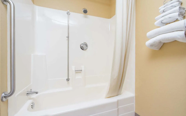 Super 8 By Wyndham Fergus Falls