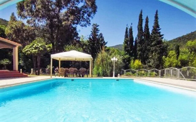 House With in Collobrières With Wonderful Mountain View P