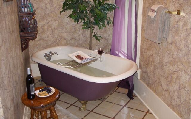 Four Winds Victorian Venue & Suites