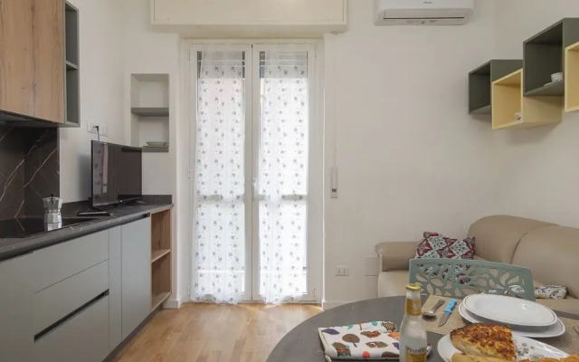 Bilocale con Balcone in Zona Nolo