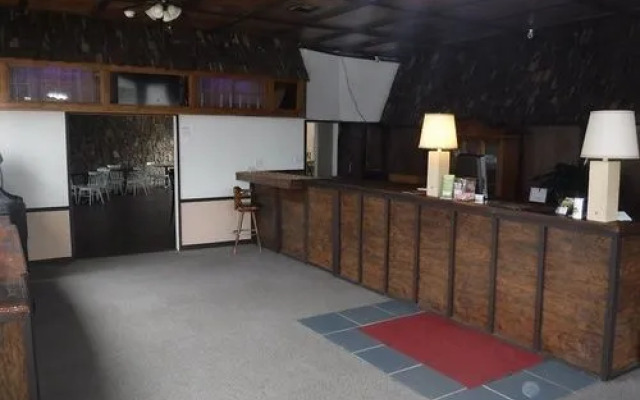 Colonial Mountain Inn