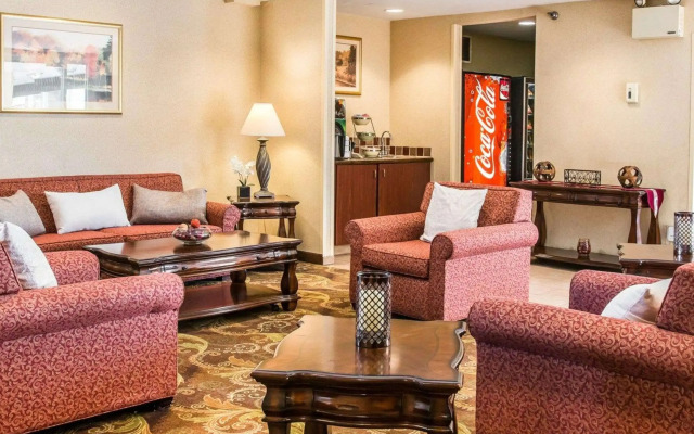 Quality Inn Toledo Airport