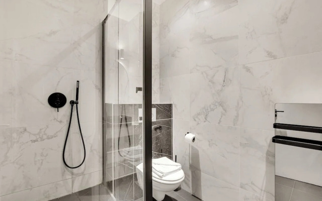 Spacious Apartment - 2b/10p - AC - Marais