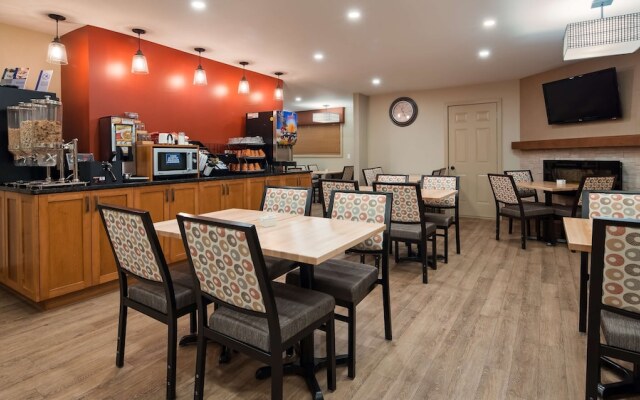 SureStay Plus Hotel By Best Western Salmon Arm