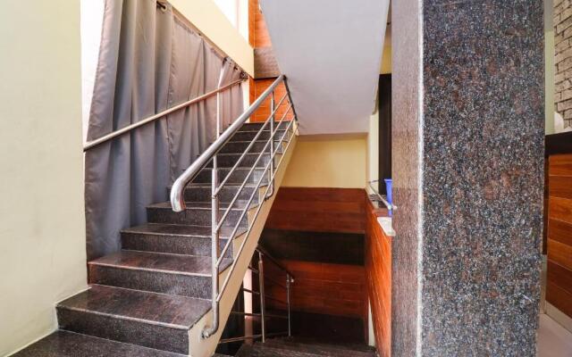 Oyo Hkh Homes Near Royal Meenakshi Mall
