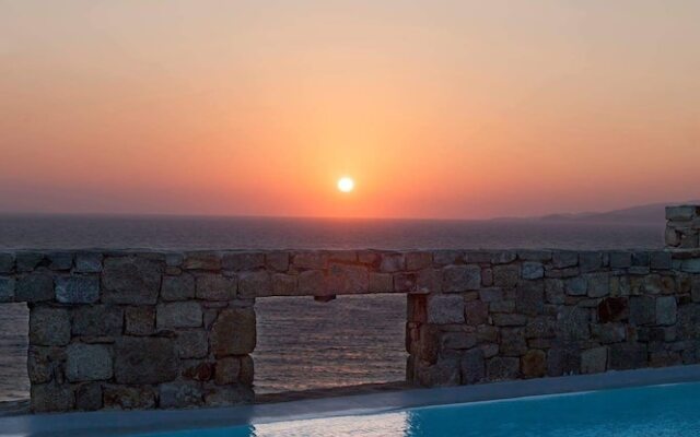 180 ° View PRIVATE Pool Villa Choulakia to enjoy SUN kissing SEA