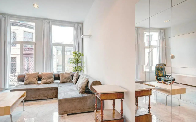 Three Bedroom Marble Apartment in the Heart of Antwerp