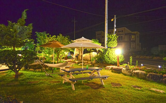 Gangneung Rest Under The Tree Pension