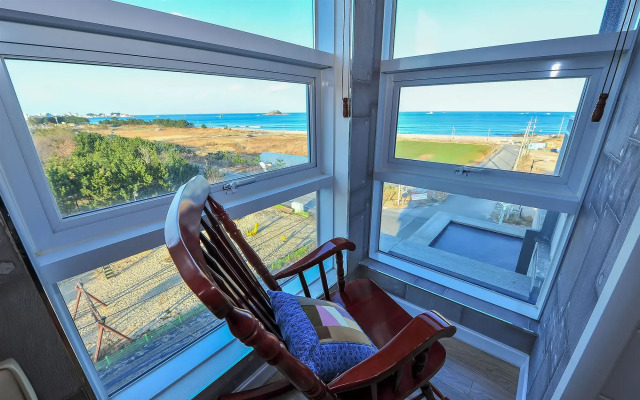 Sokcho Esher House Pension